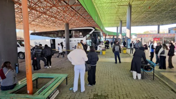 Edirne'de yanlış vites hatası can aldı: Otobüs, yedek şoför ile muavine çarptı! 1 ölü, 1 yaralı